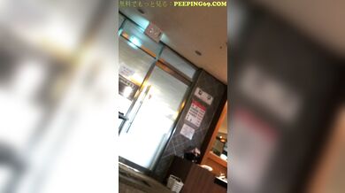 貌似洗浴筐打掩护 暗藏摄像头真实偷拍大众澡堂子女客换衣大厅内部春色 少女少妇老人各式各样美丽胴体展现